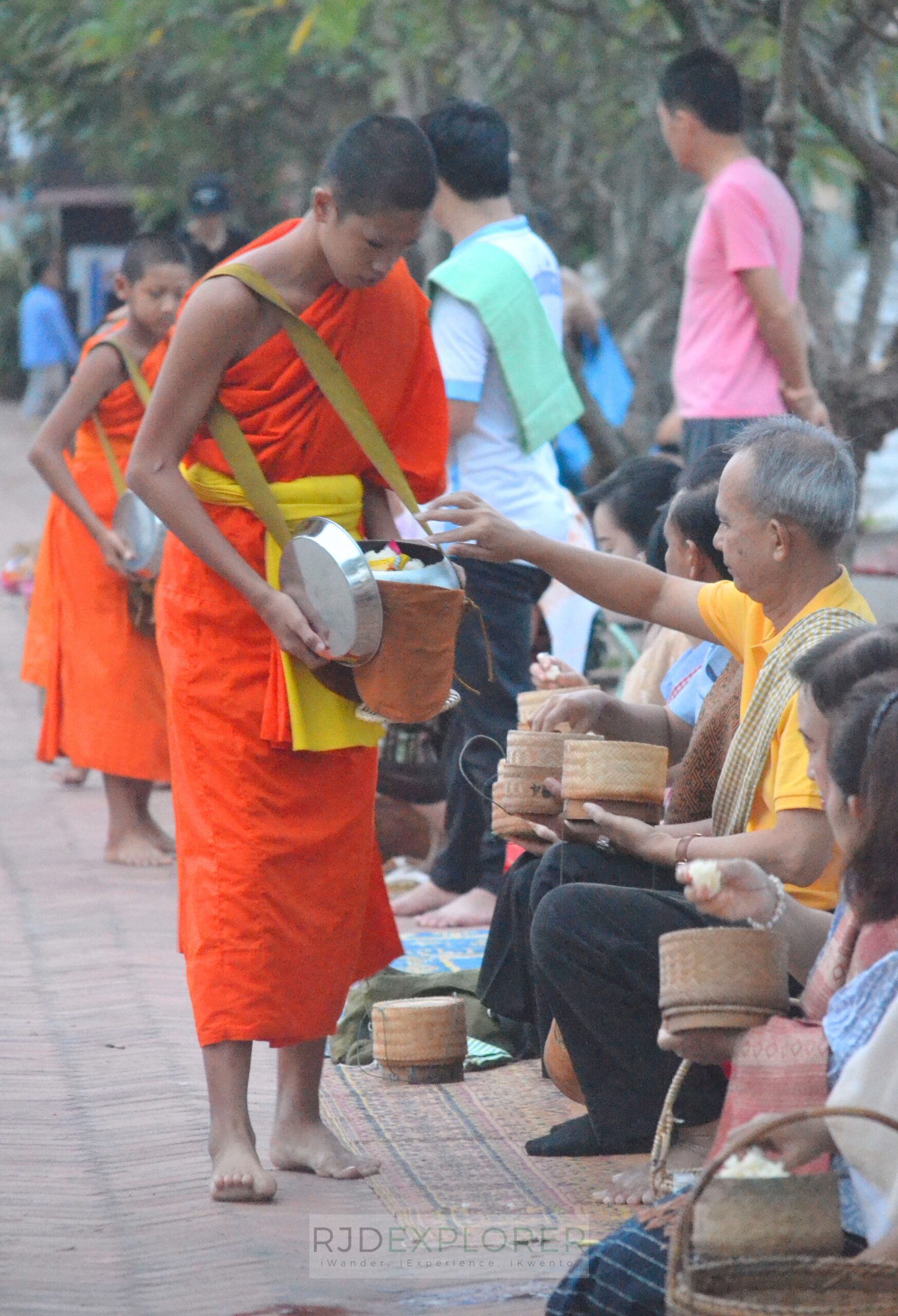 laos itinerary diy alms giving ceremony luang prabang