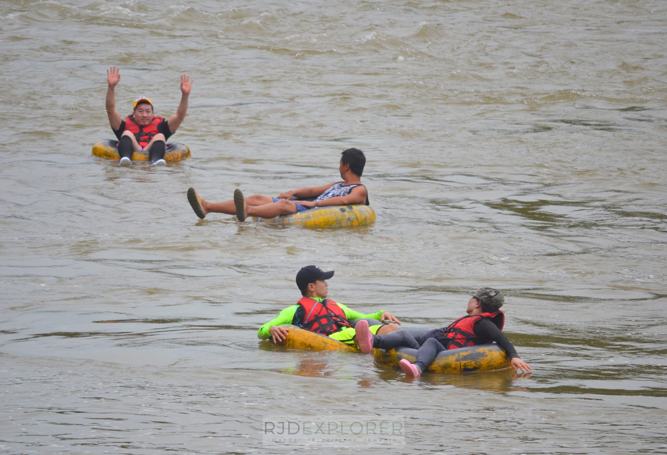 laos itinerary diy river tubing vang vieng