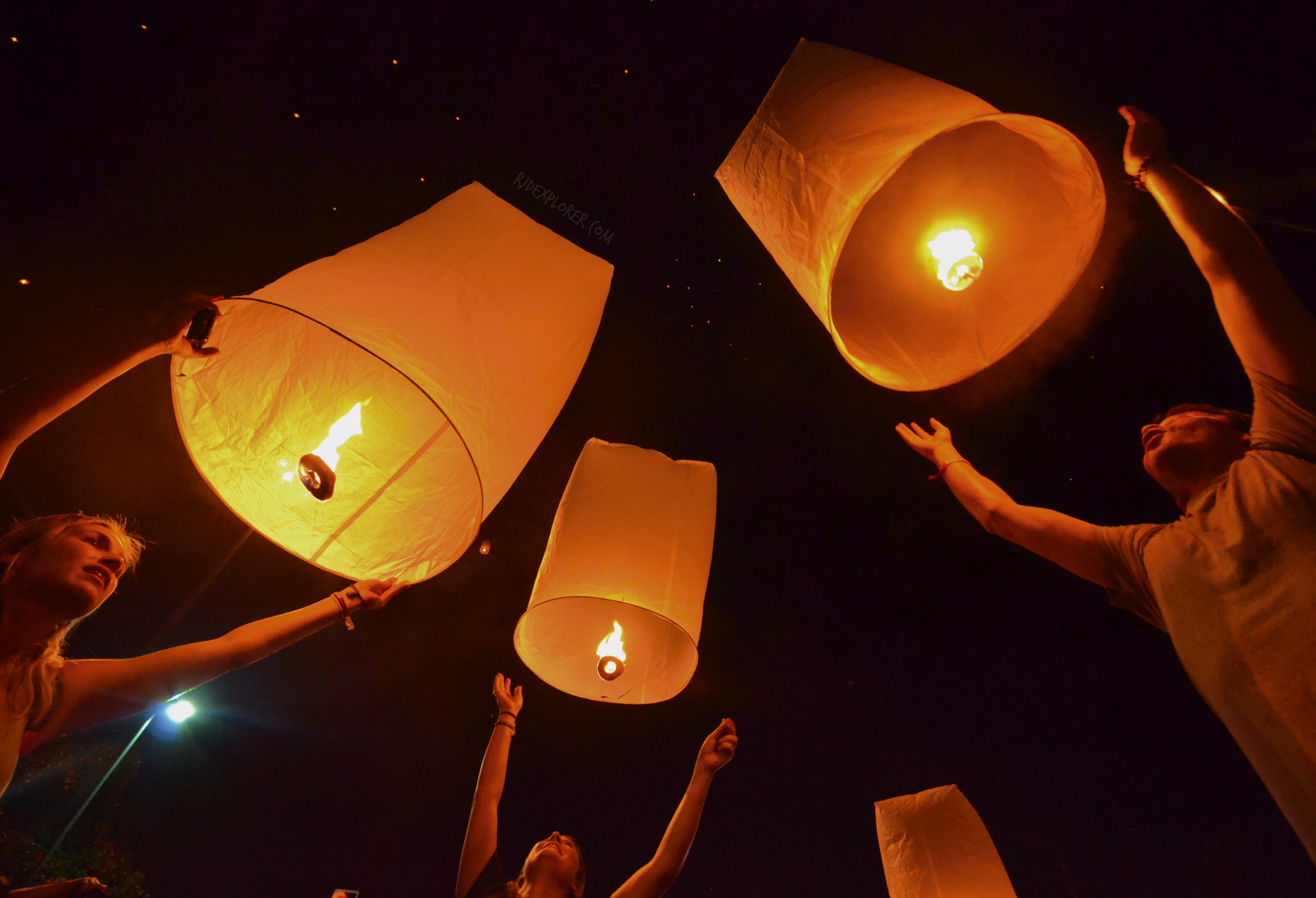CHIANG MAI Yi Peng Festival Flight of Ten Thousand Lanterns