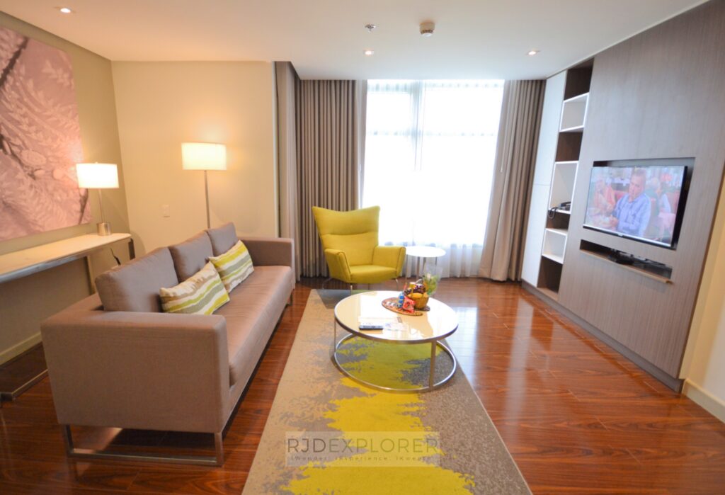 citadines millennium ortigas living room