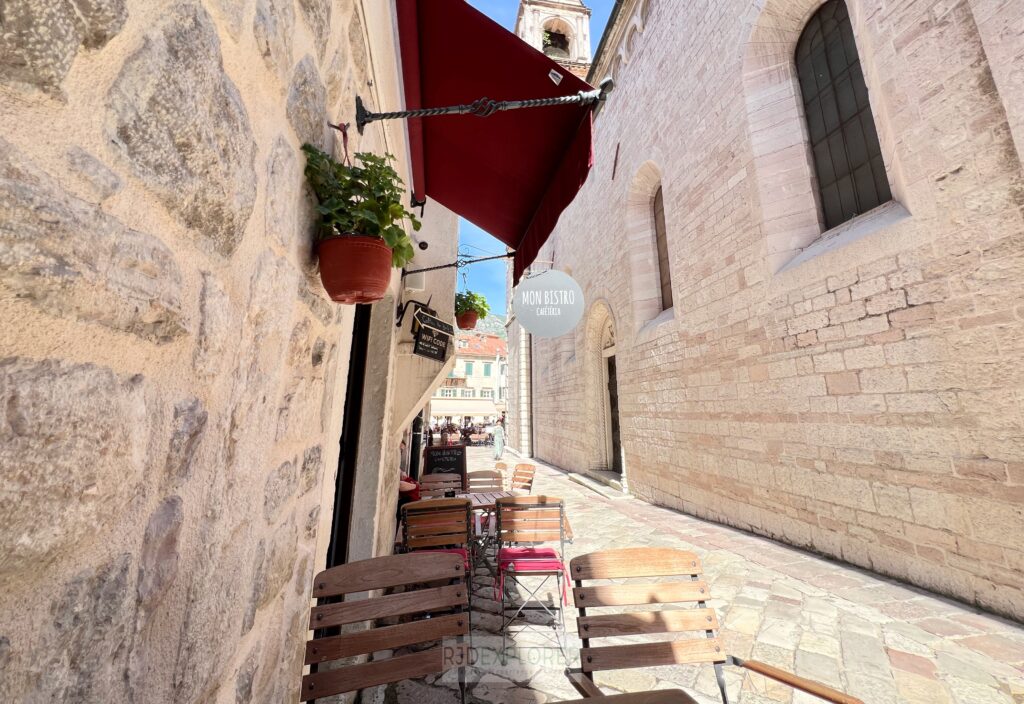 mon bistro kotor old town