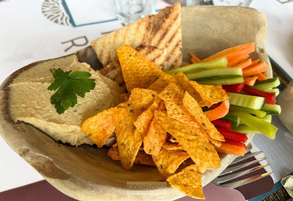 RESTOBAR TARACA hummus