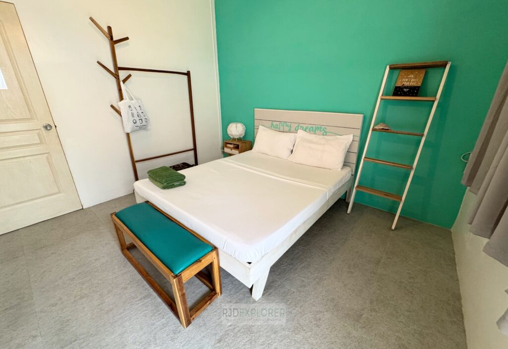 my green hostel double room