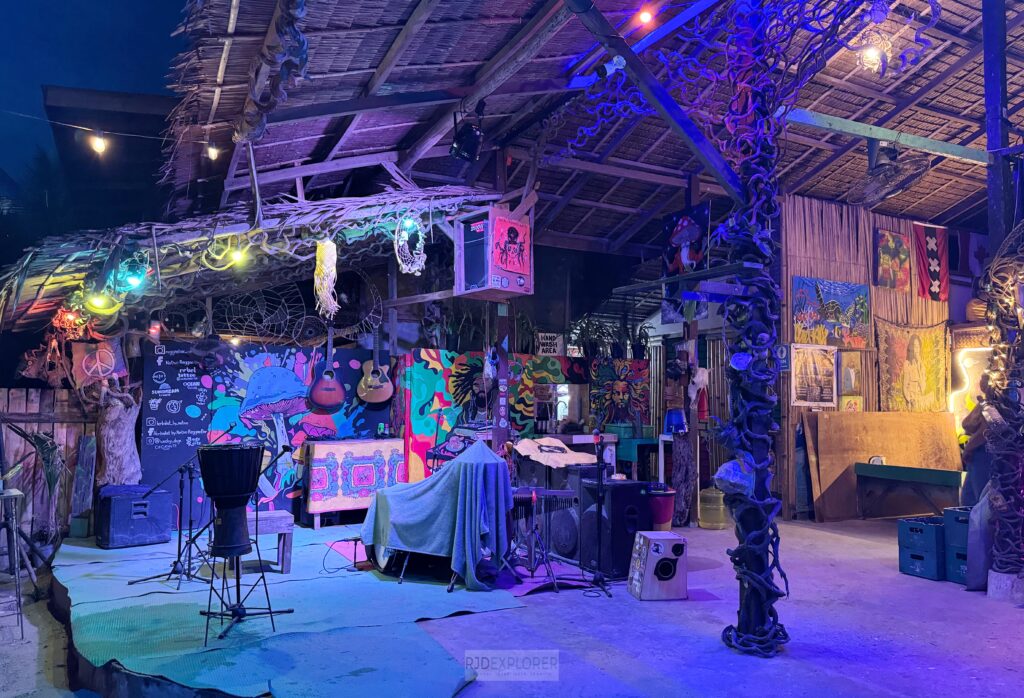 Nitevo Reggae Bar and Restaurant Where to Eat in Port Barton