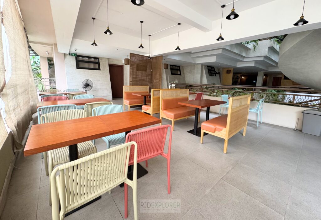 barco el nido hotel common area