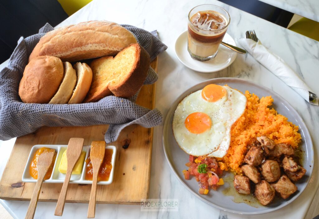 the sunny side cafe boracay where to eat in boracay