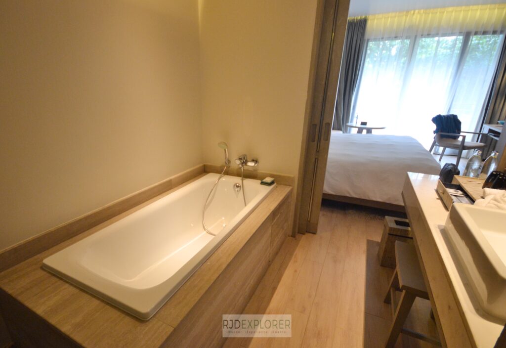 pullman phuket arcadia naithon beach bathroom