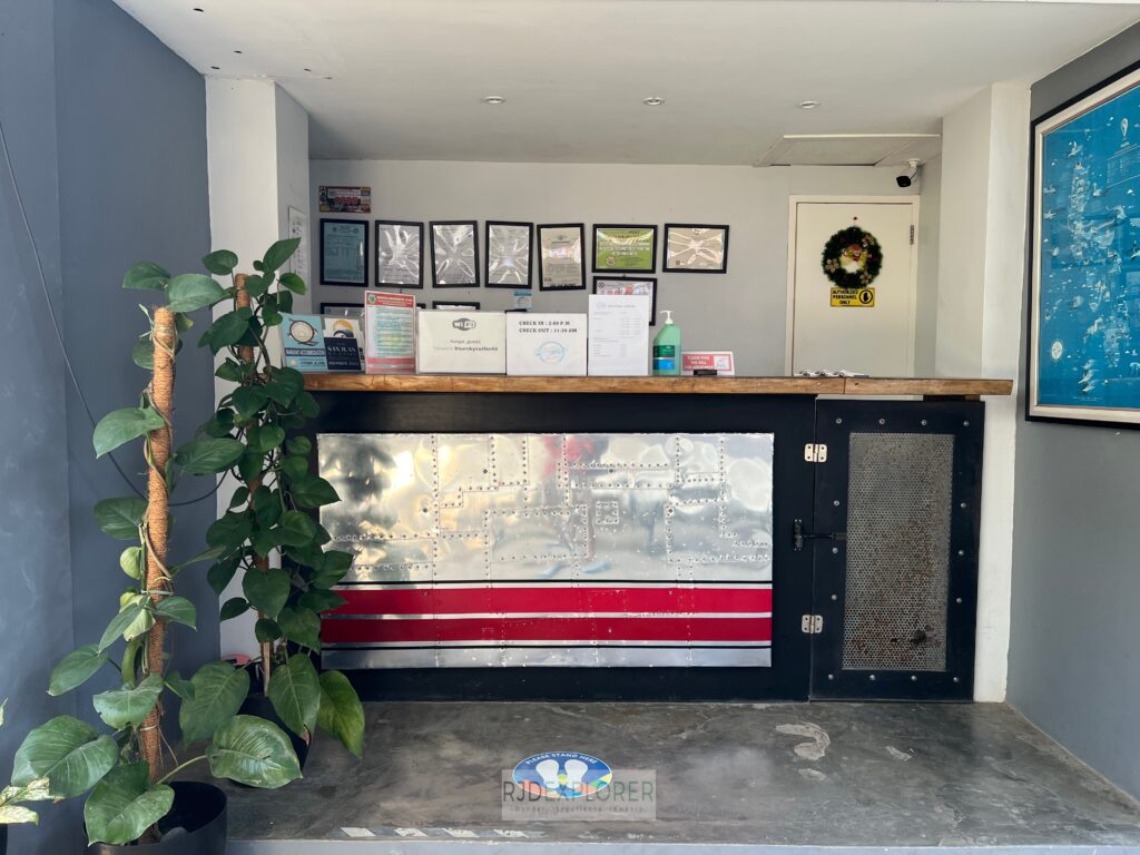 Charlie’s Hangar Surf Hostel reception